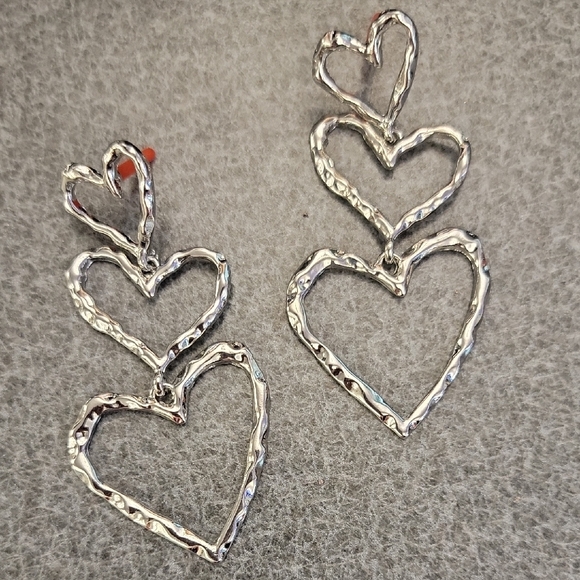 Fashion Jewelry Jewelry - Silver Heart Drop Earrings